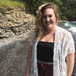 Meet your Posher, Danielle